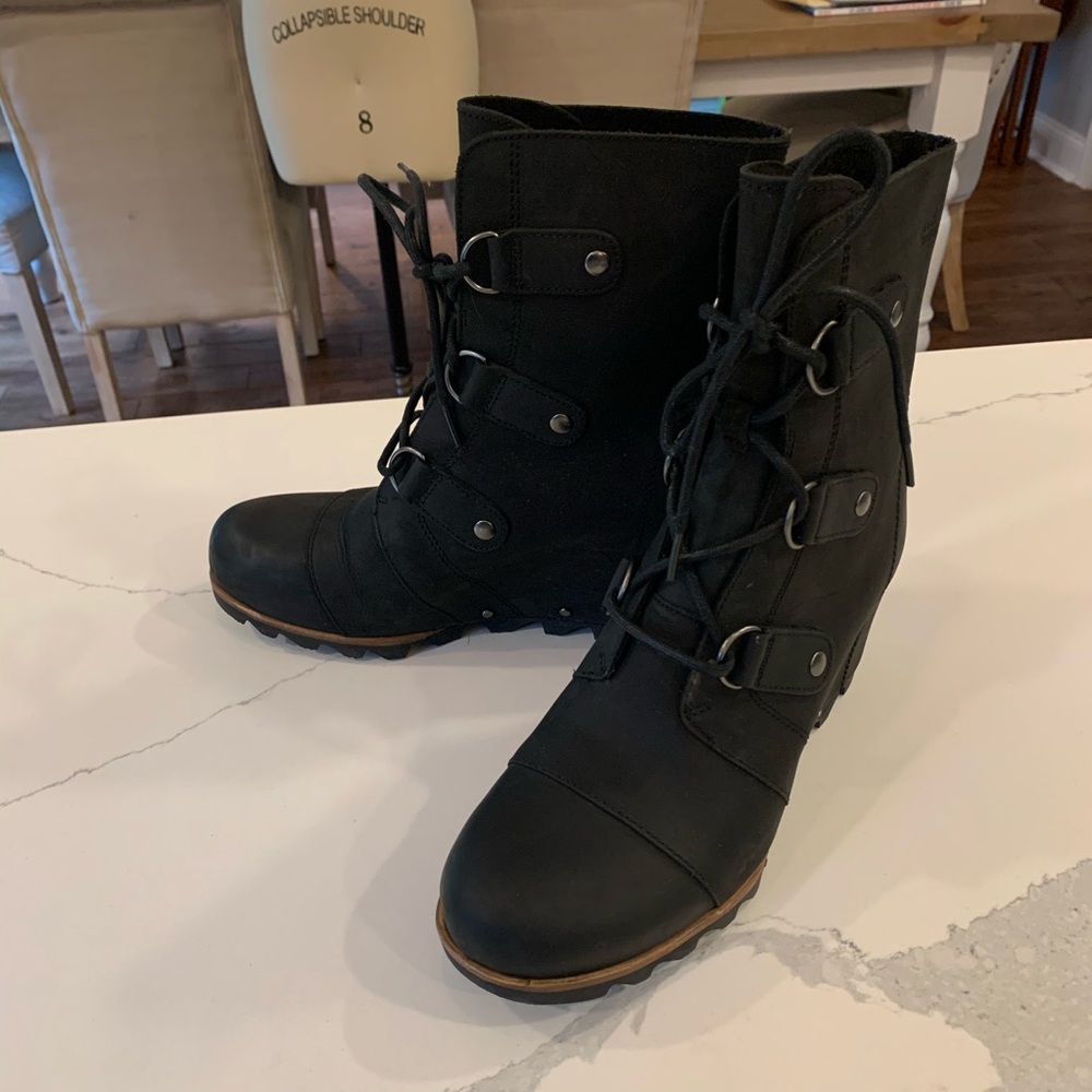 SOREL Joan Of Arctic Black Leather Wedge Boots 10